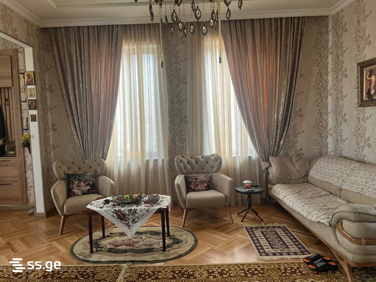 7 Room Private House For Sale view 14