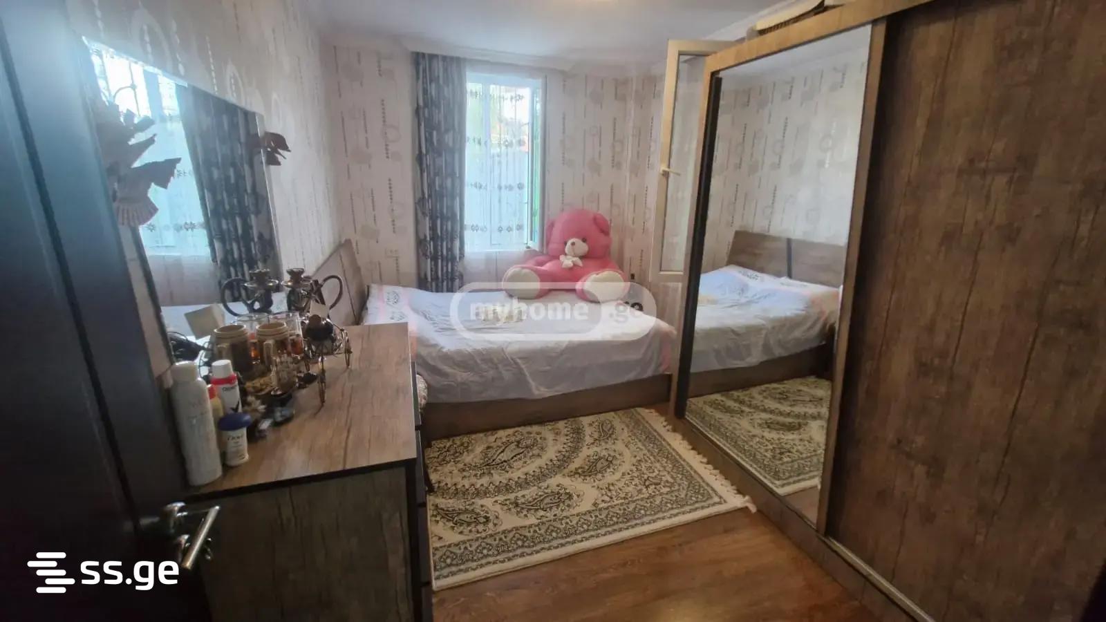 5 Room Private House For Sale view 9