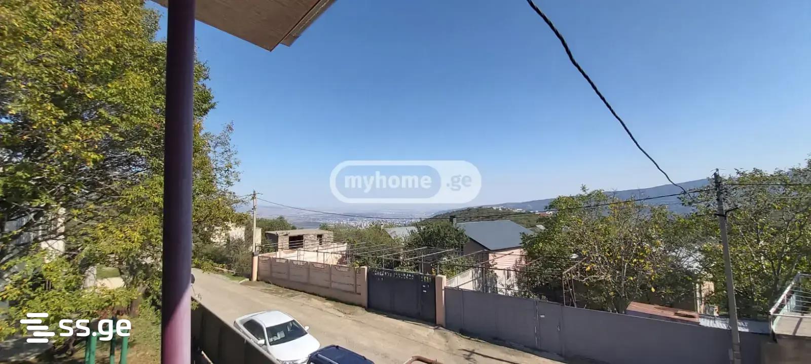 8 Room Private House For Sale view 18