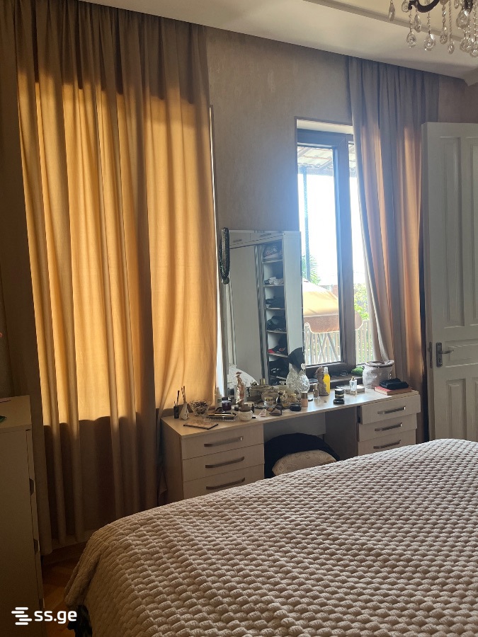 7 Room Private House For Sale view 5