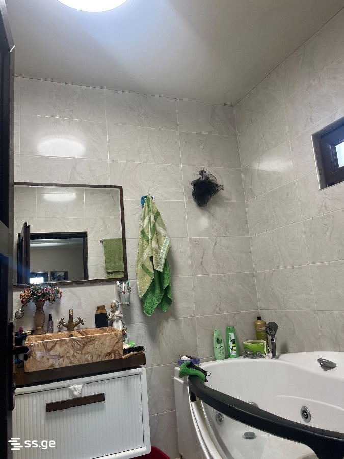 7 Room Private House For Sale view 2