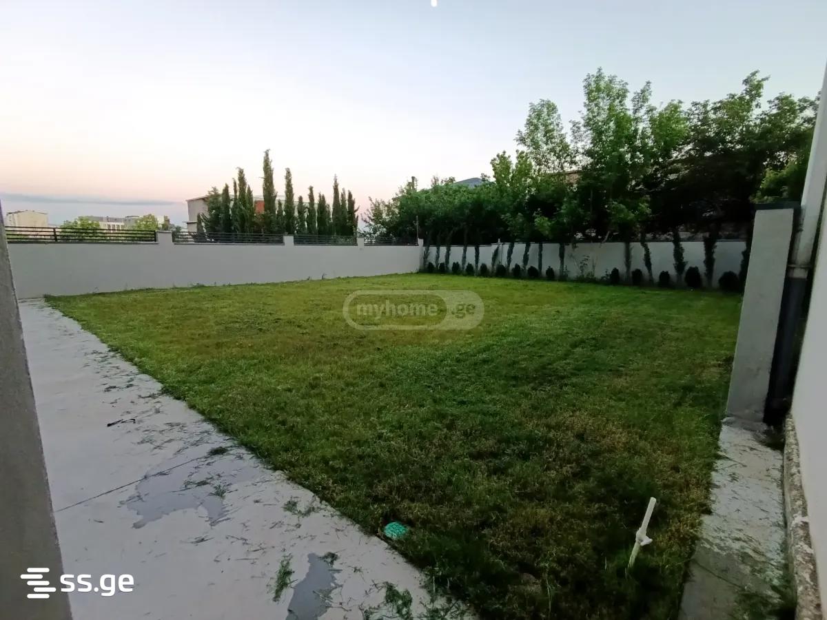8 Room Private House For Sale view 7
