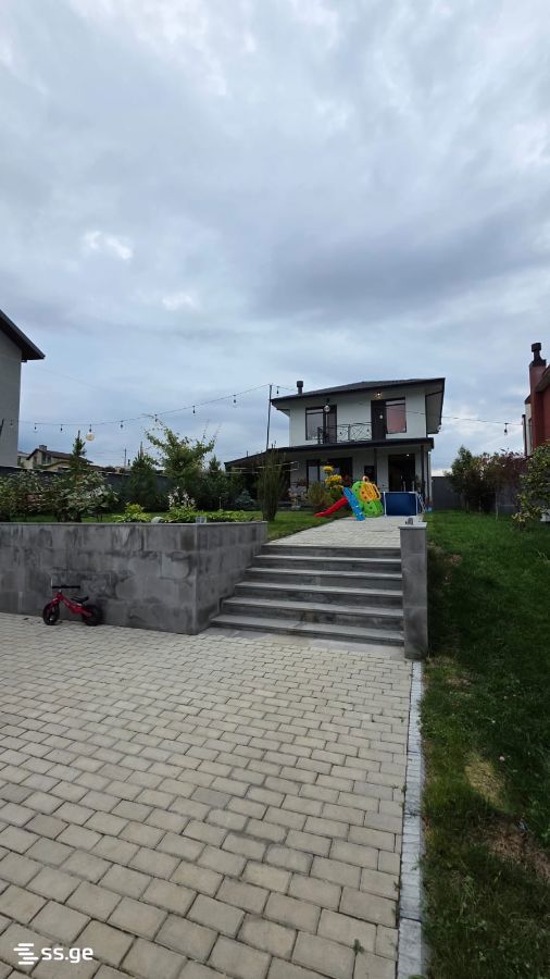 8 Room Private House For Sale view 7