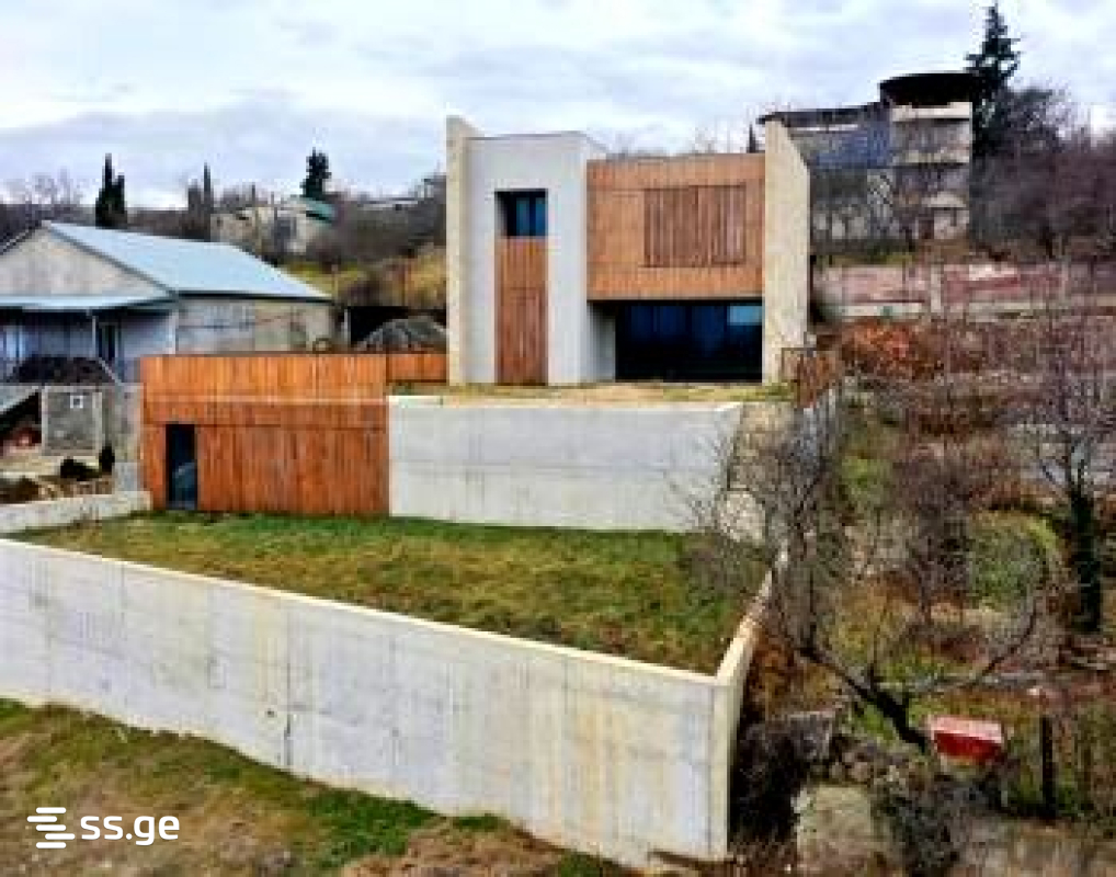 5 Room Private House For Sale view 2