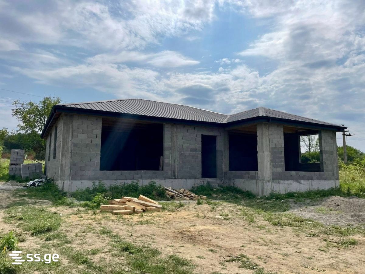 5 Room Private House For Sale view 2