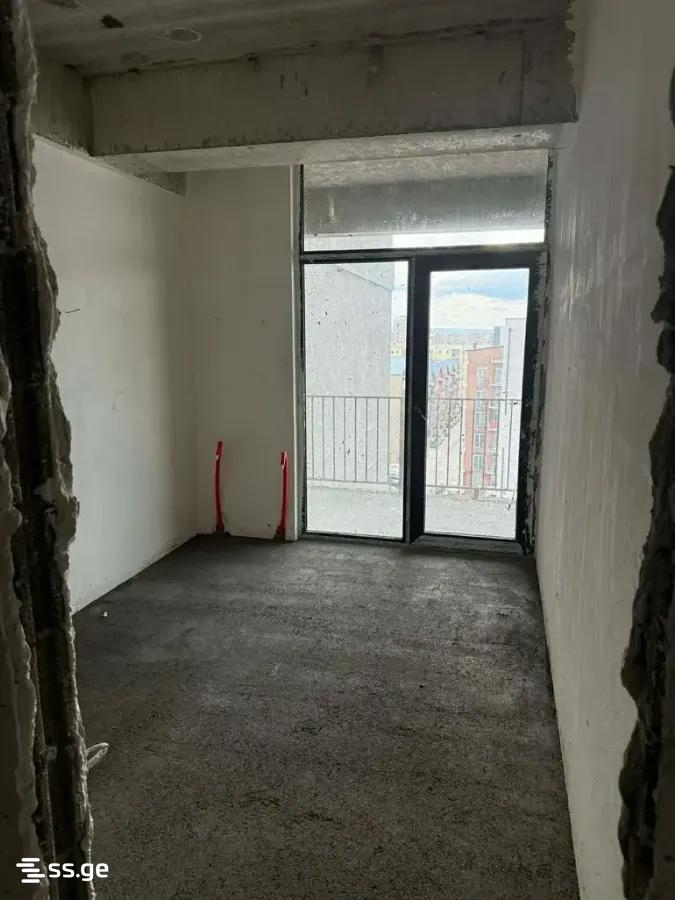 3 Room Flat For Sale view 2