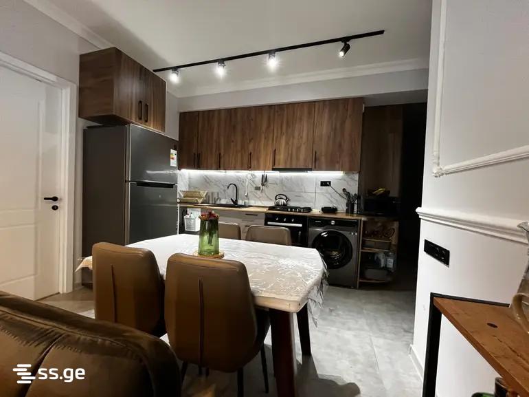4 Room Flat For Rent. Isani view 1