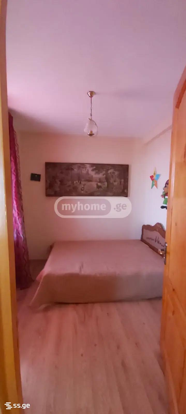 8 Room Private House For Sale view 5