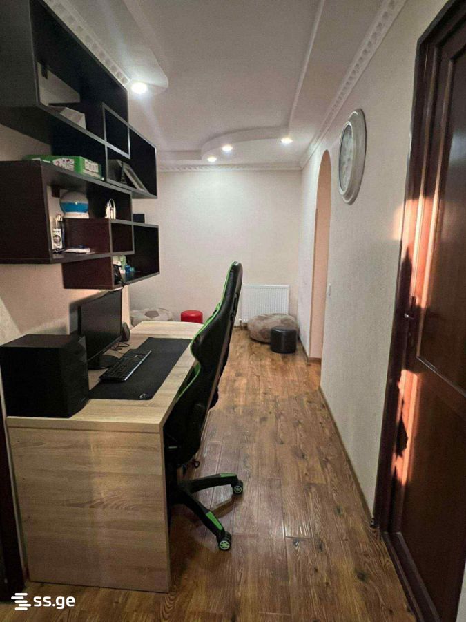 3 Room Flat For Sale, 2 of 4