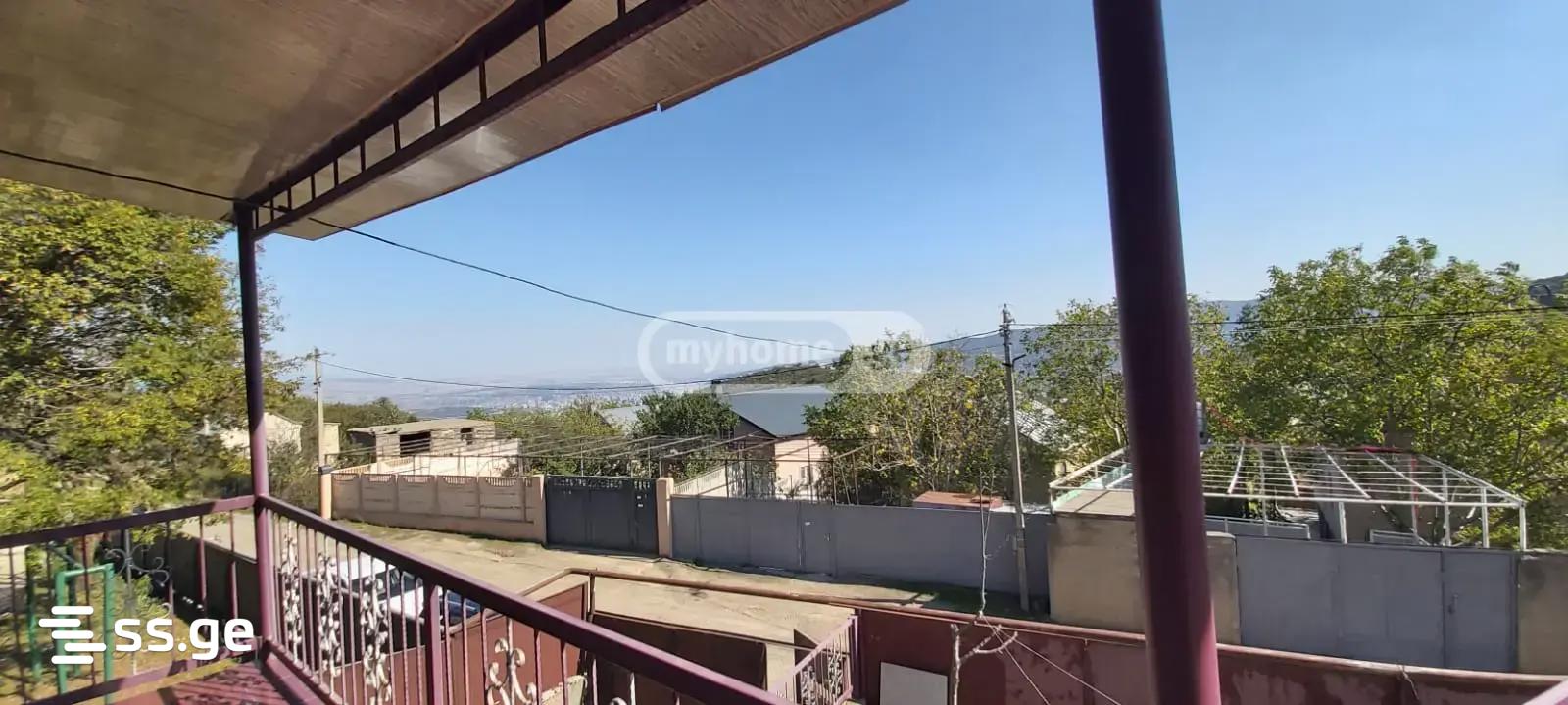 8 Room Private House For Sale view 6