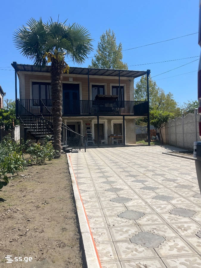 7 Room Private House For Sale view 1