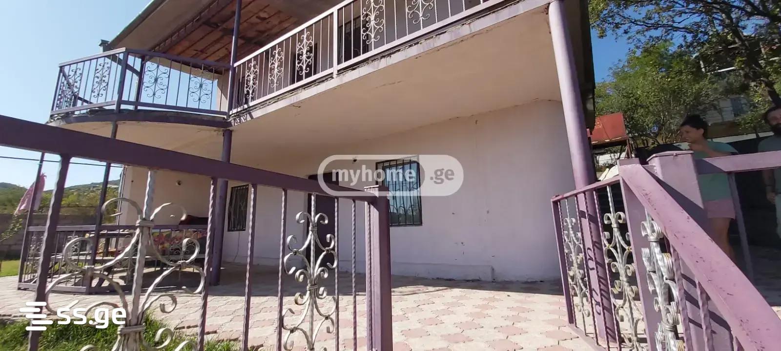 8 Room Private House For Sale view 12