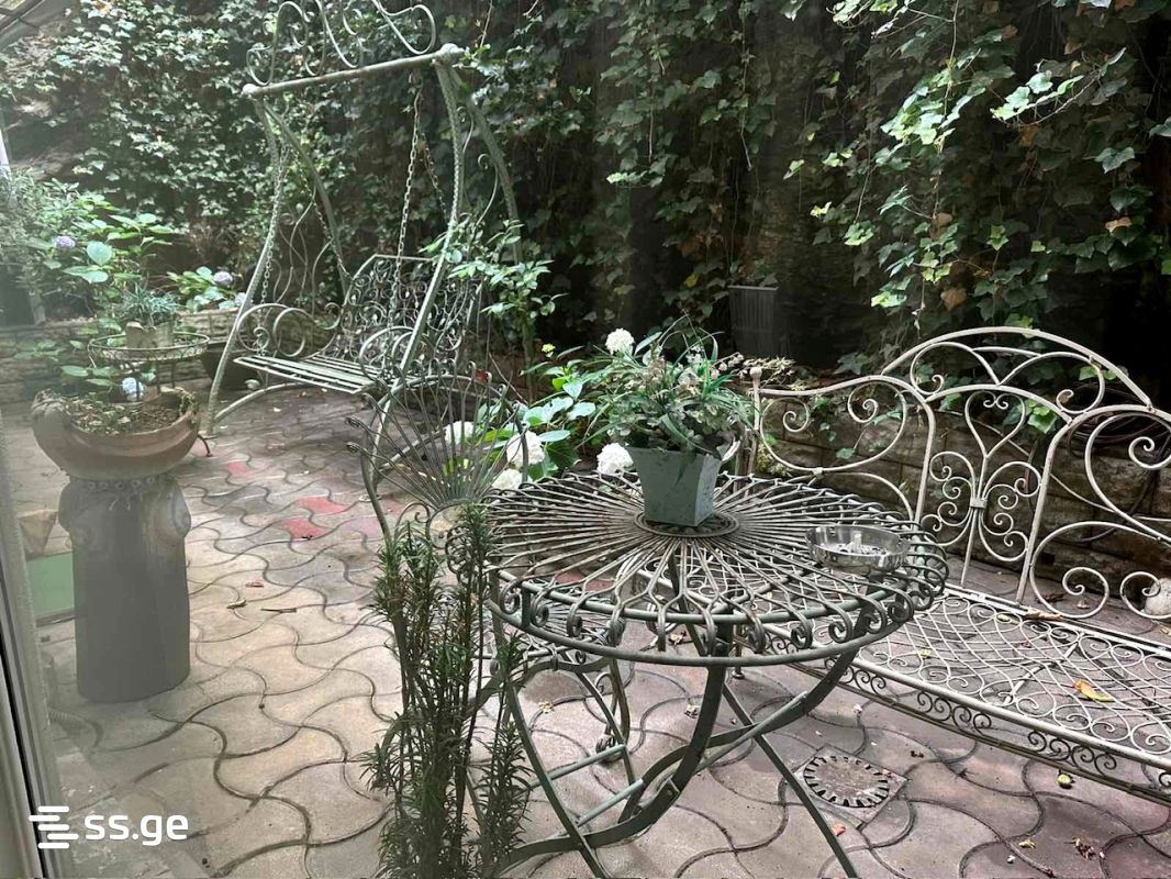 10 Room Hotel For Rent. Vake view 33