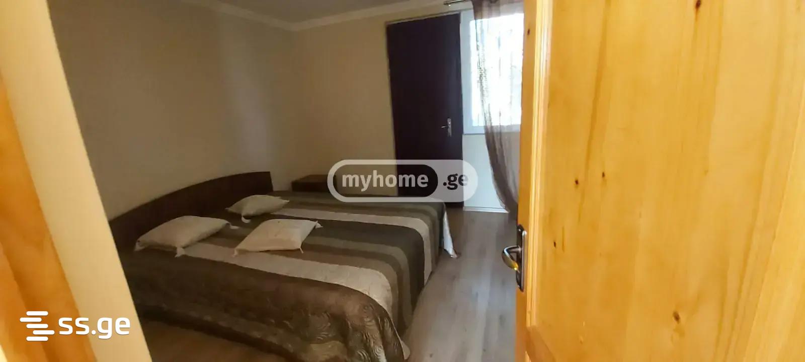 8 Room Private House For Sale view 13