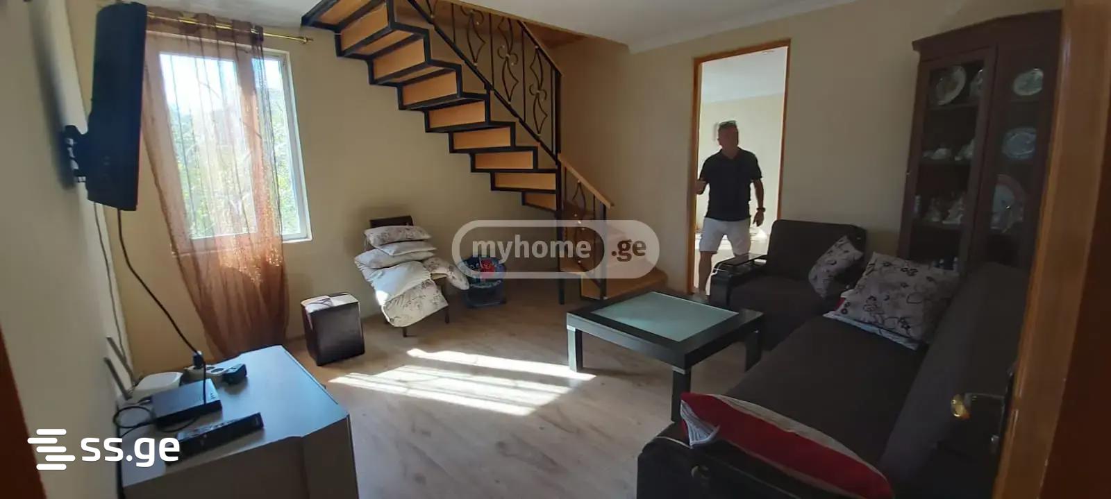 8 Room Private House For Sale view 8