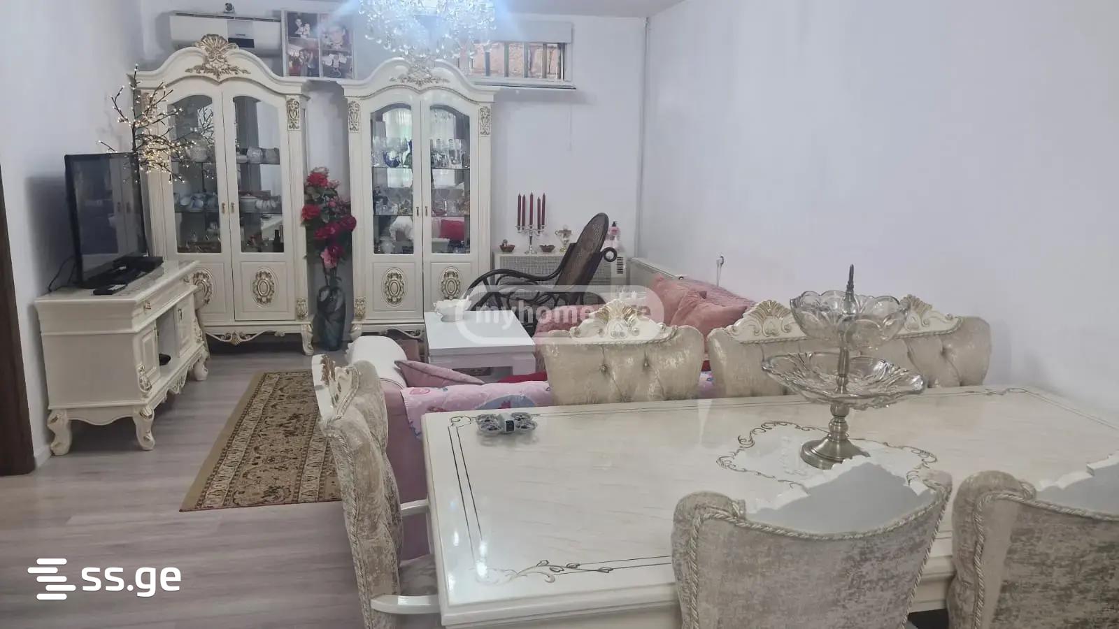 5 Room Private House For Sale view 4