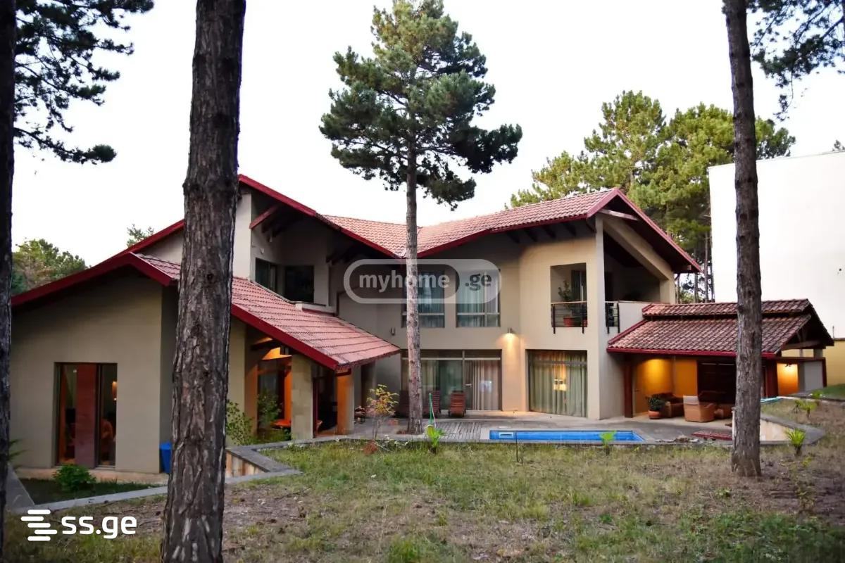 8 Room Private House For Sale view 6
