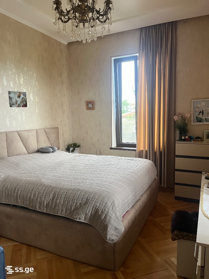 7 Room Private House For Sale view 4