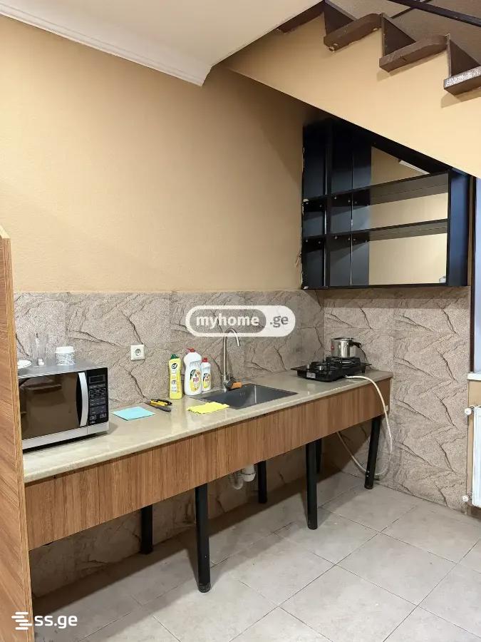 8 Room Hotel For Rent. Vera view 13