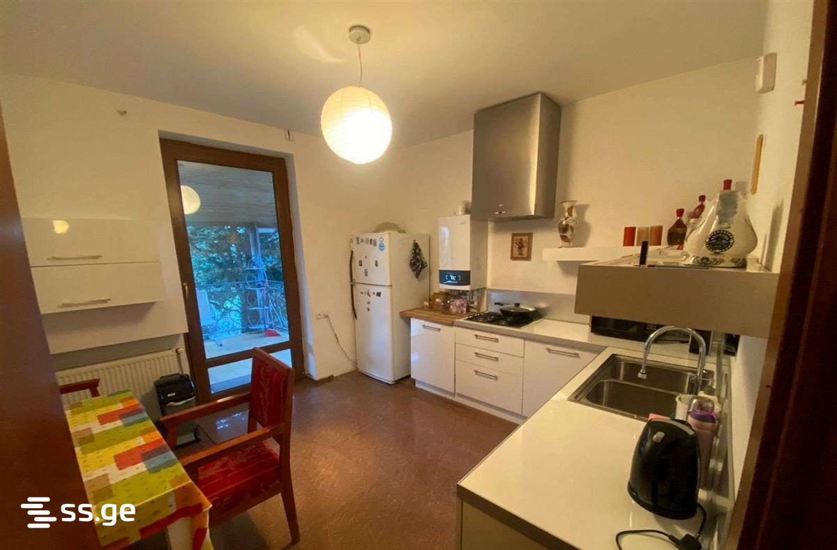 7 Room Private House For Sale view 41