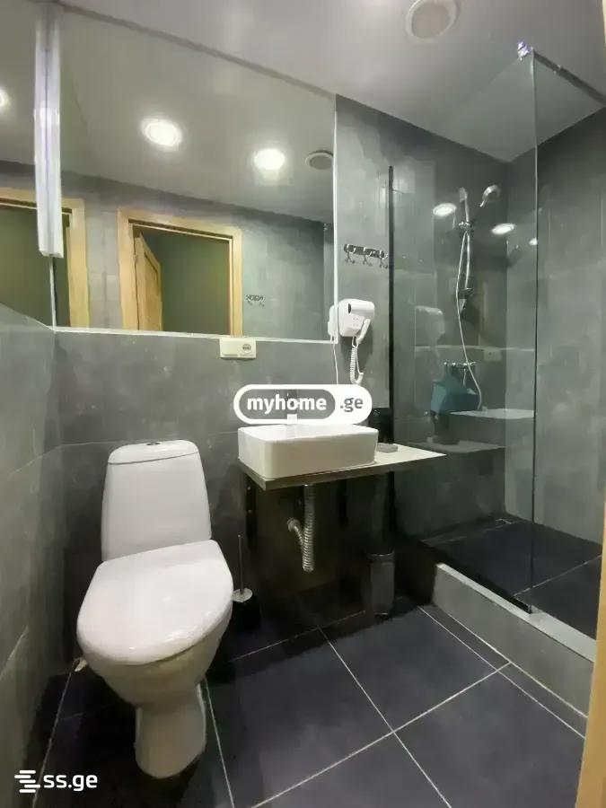 12 Room Hotel For Rent. Vera view 4