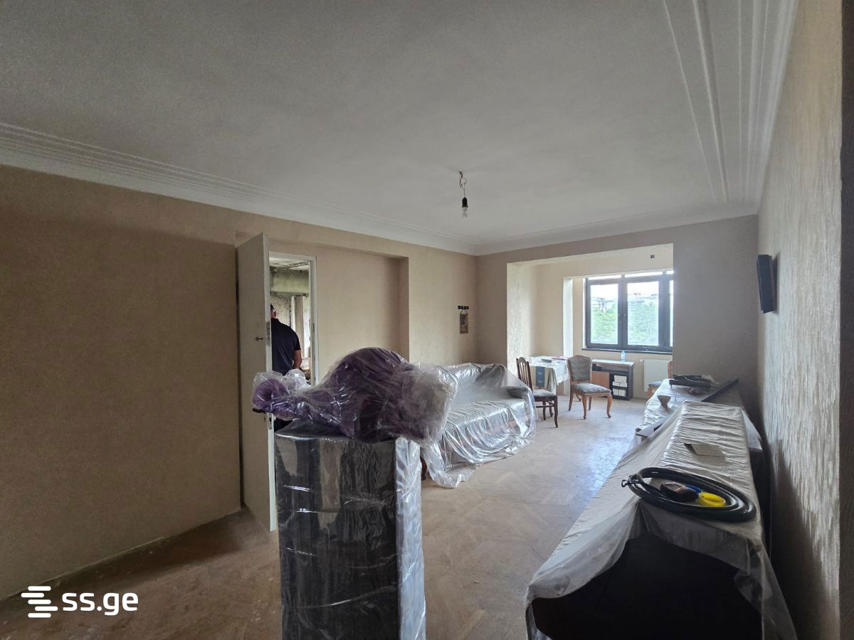 6 room Flat For Sale. Saburtalo - Widok 2