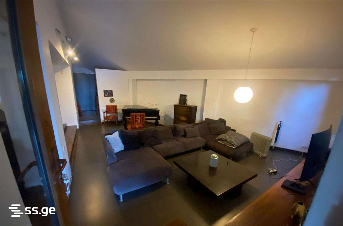 7 Room Private House For Sale view 40