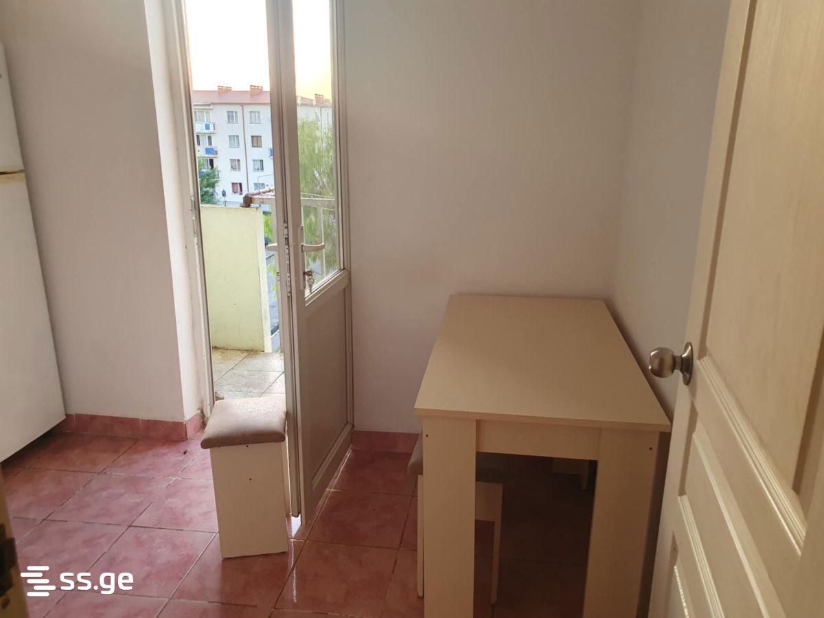 1 Room Flat Daily Rent. Poti view 3