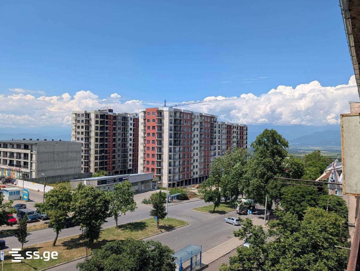 3 Room Flat For Sale, 1 of 4