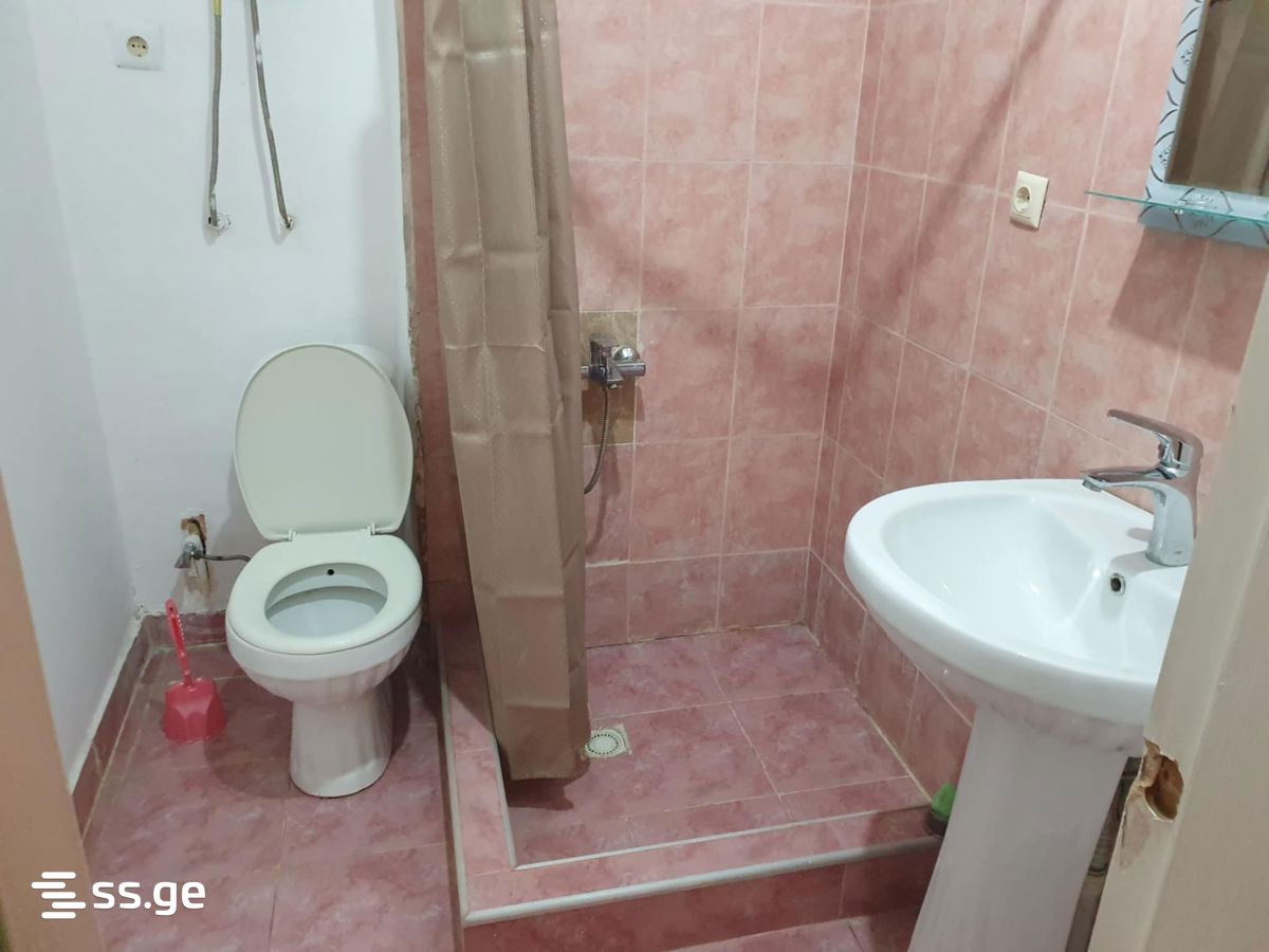 1 Room Flat Daily Rent. Poti view 6