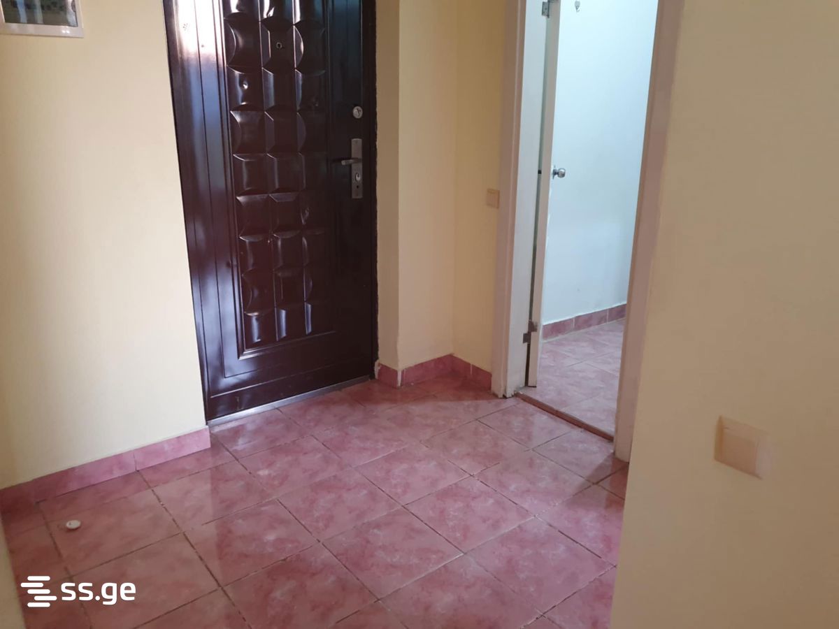 1 Room Flat Daily Rent. Poti view 5