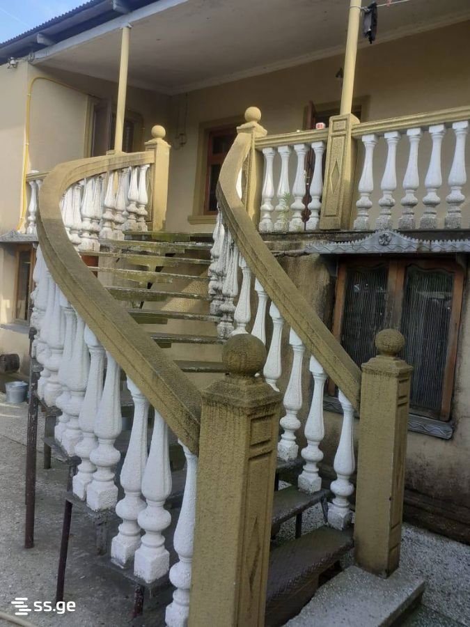 9 Room Private House For Sale view 2