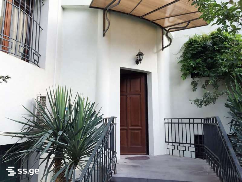 9 Room Private House For Sale view 3