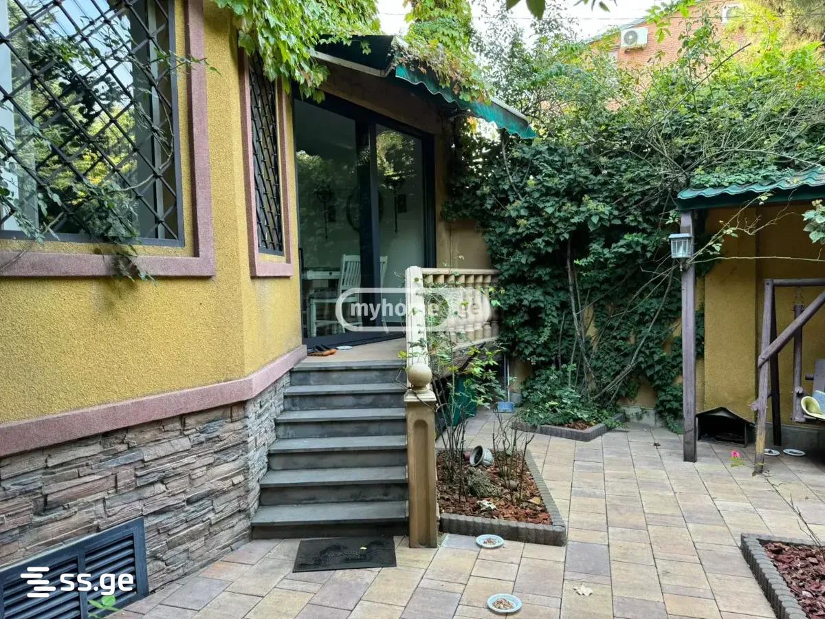 8 Room Private House For Sale view 9