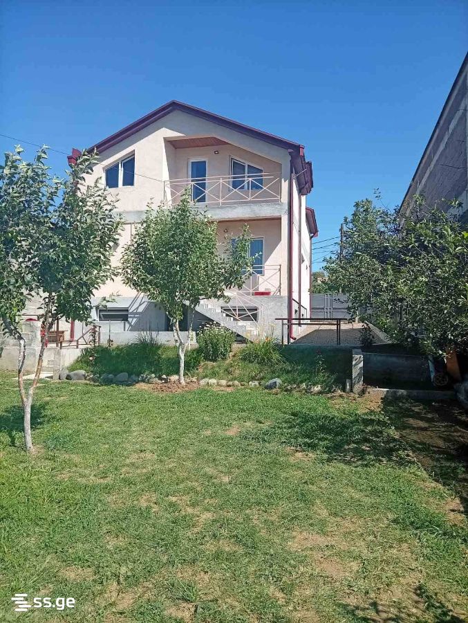 5 Room Private House For Sale view 2