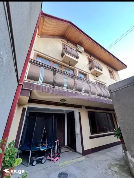 7 Room Private House For Sale view 1