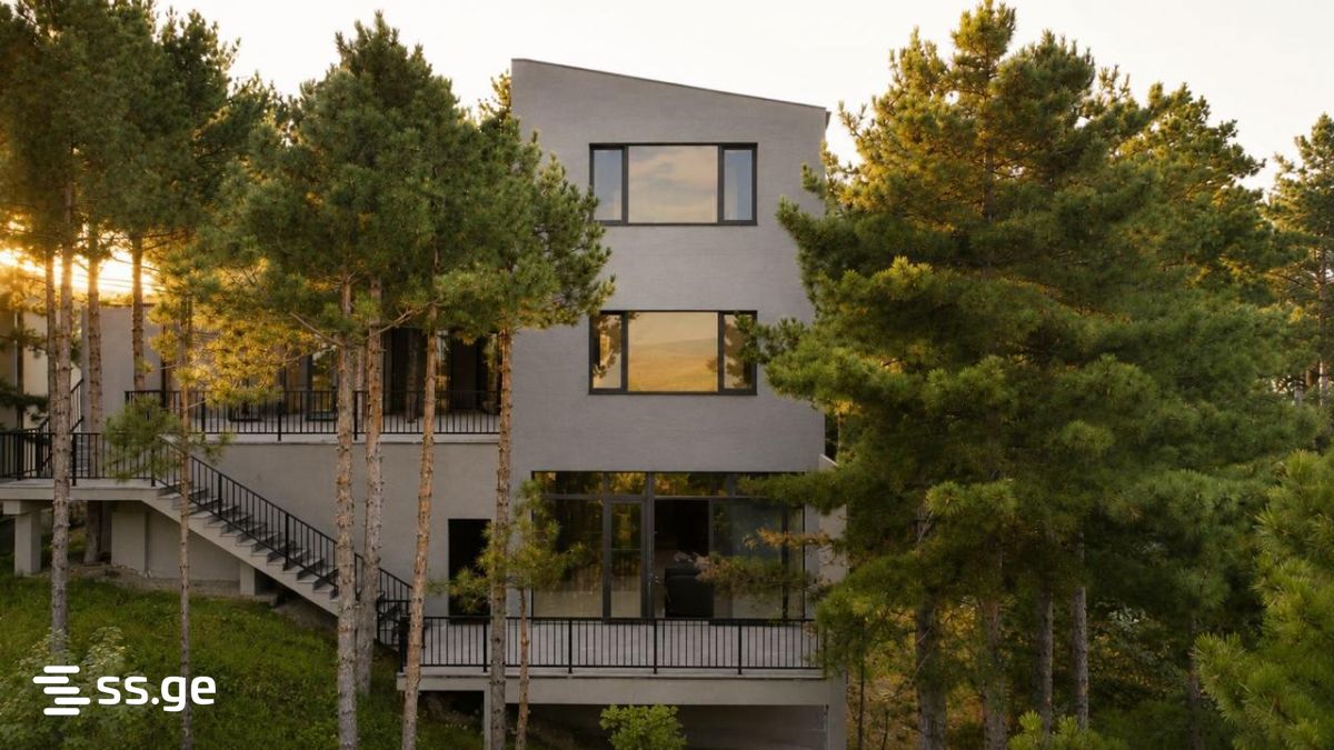 8 Room Private House For Sale, 2 of 4