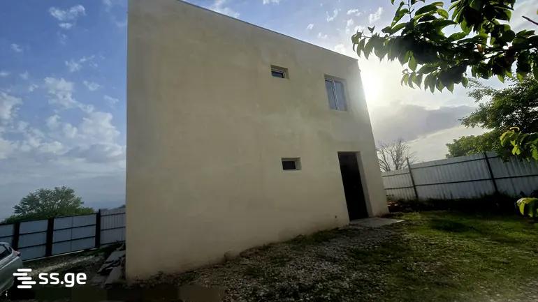 4 Room Private House For Sale view 2