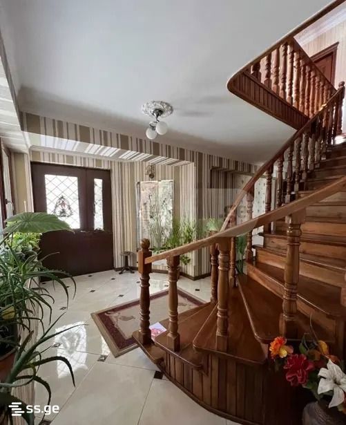 7 Room Private House For Sale view 9