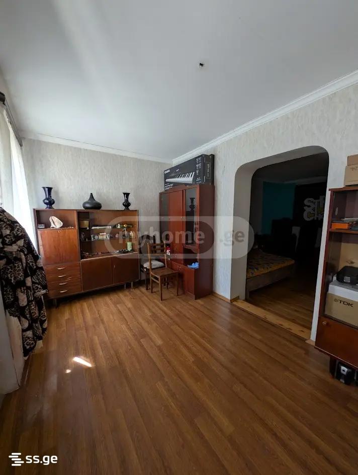 5 Room Private House For Sale view 2