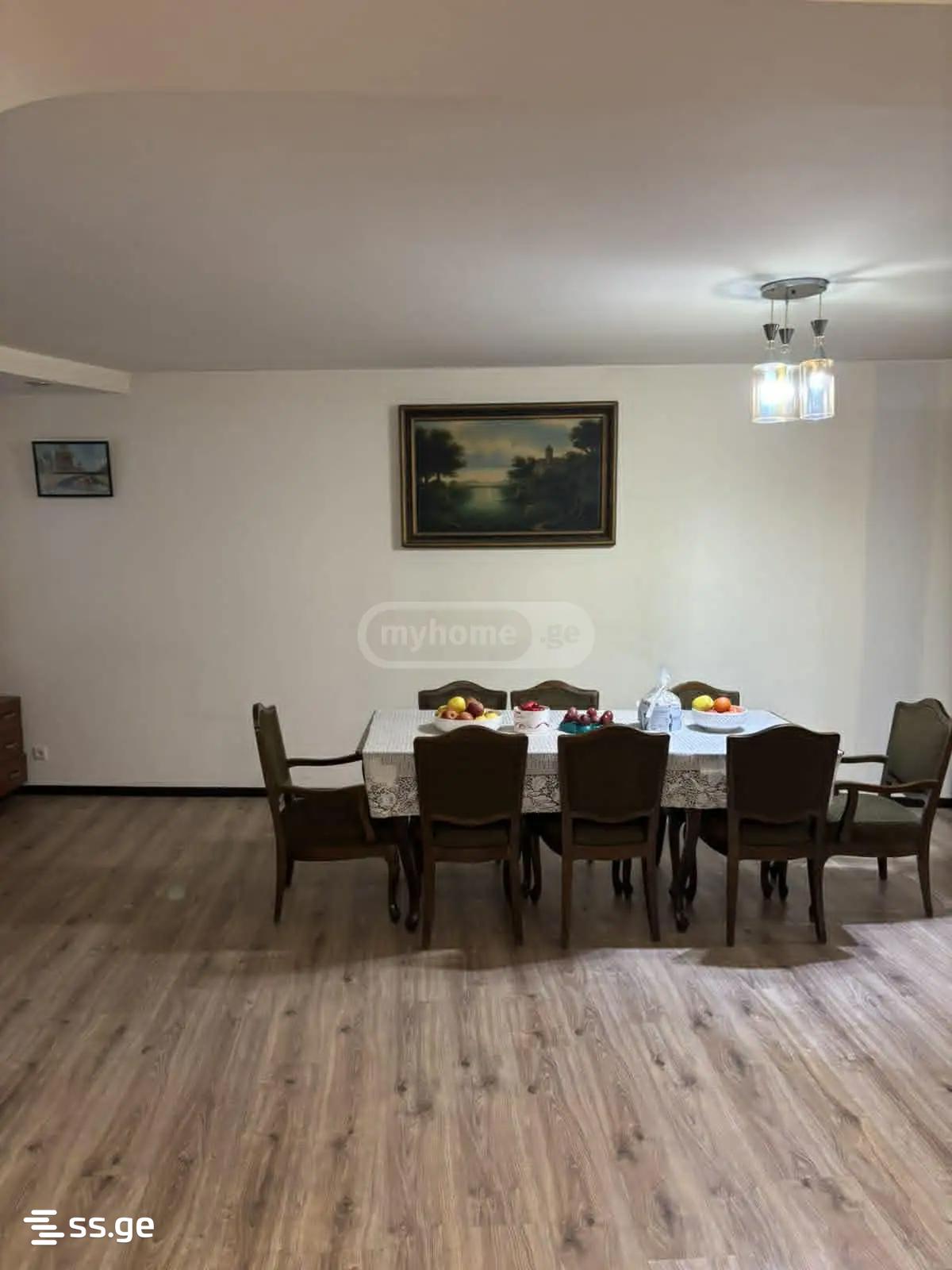4 Room Private House For Sale view 2