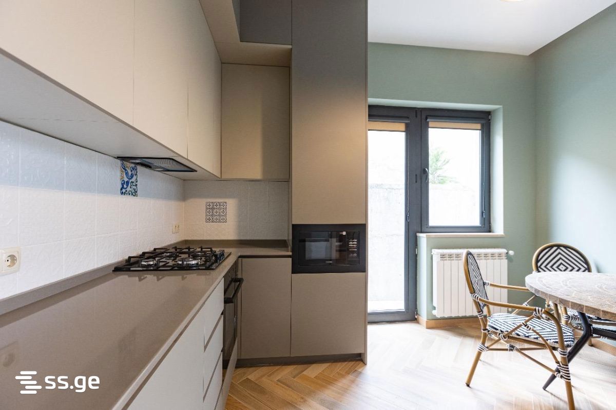6 Room Private House For Sale view 8