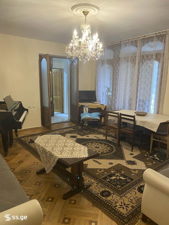 5 room Flat Daily rent. Batumi - Aanzicht 4
