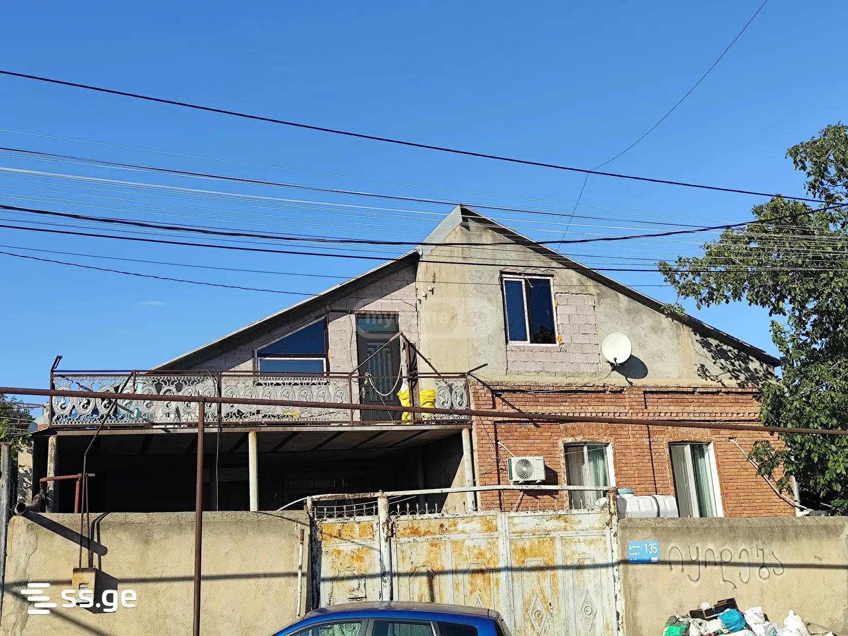 8 Room Private House For Sale view 9