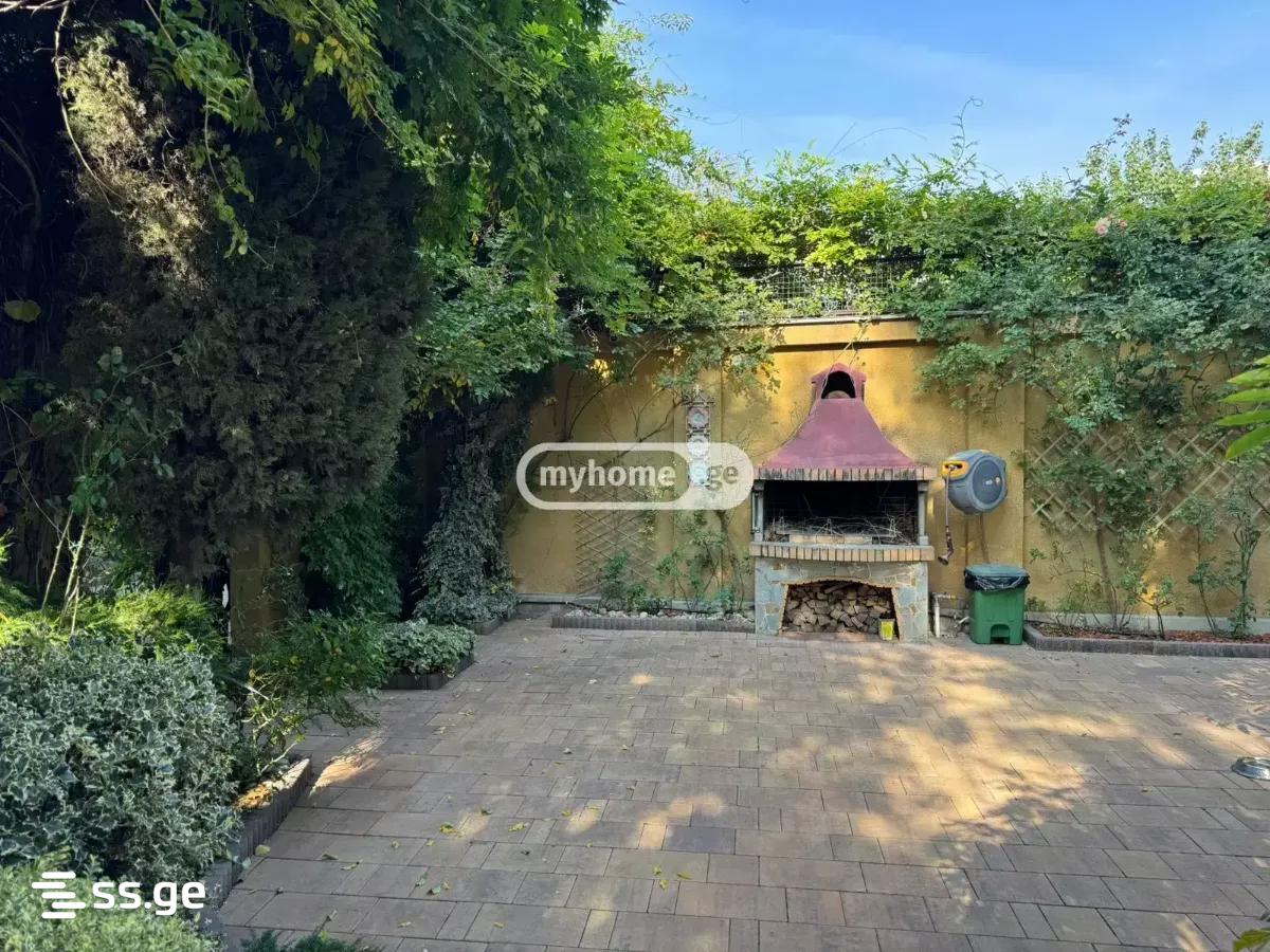 8 Room Private House For Sale view 15