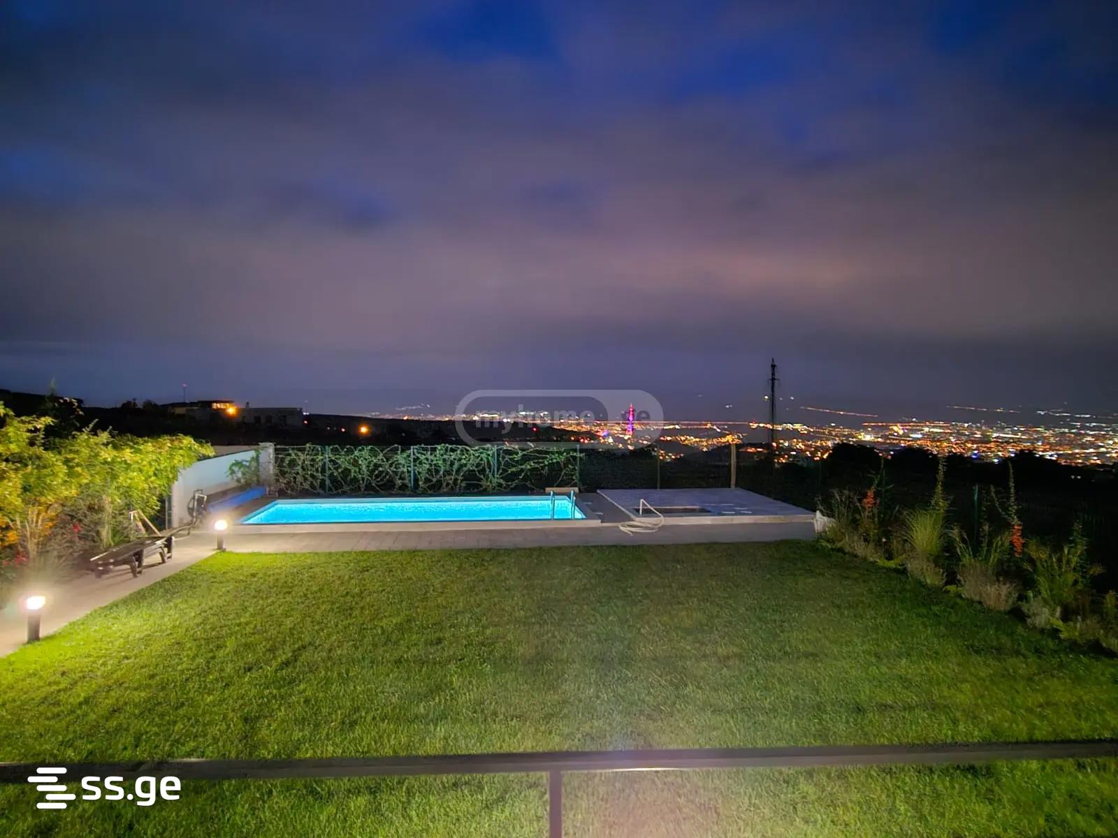 8 Room Private House For Sale view 9
