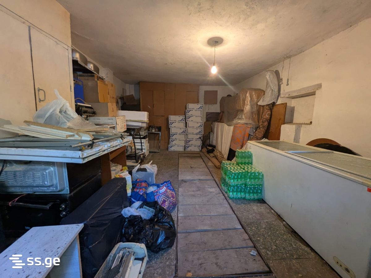 Garage For Sale. Vera