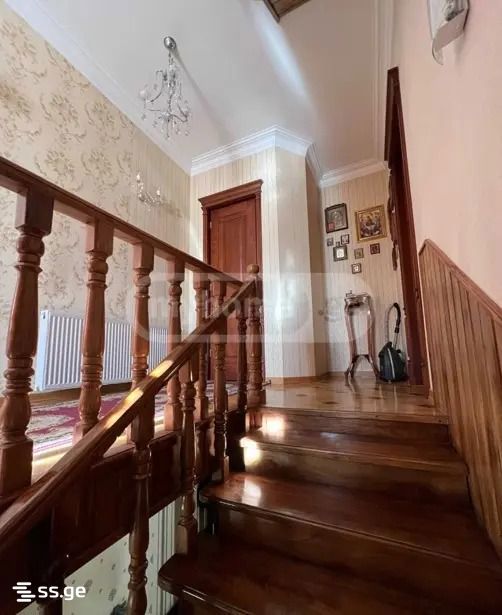 7 Room Private House For Sale view 12