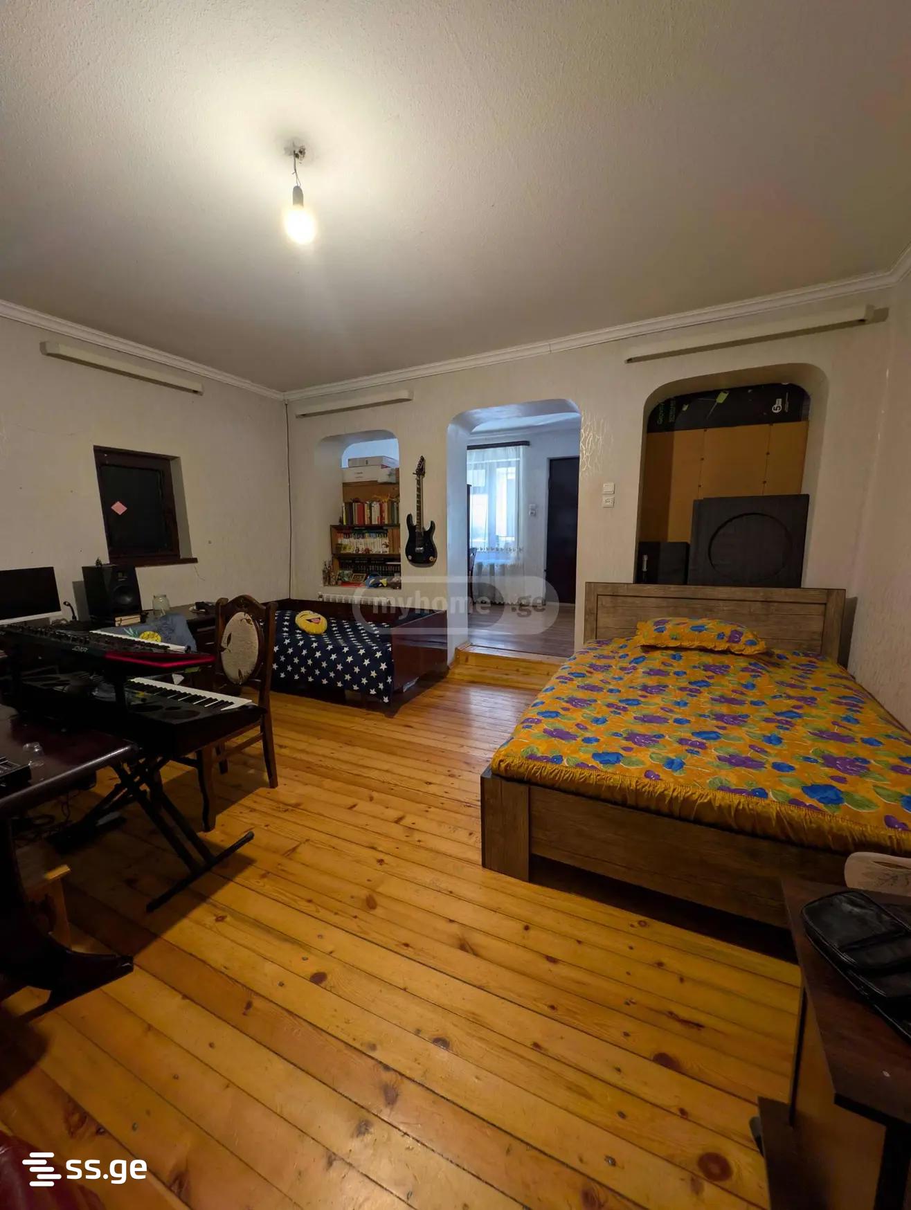 5 Room Private House For Sale view 9