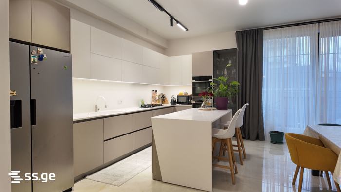 7 Room Private House For Sale view 2